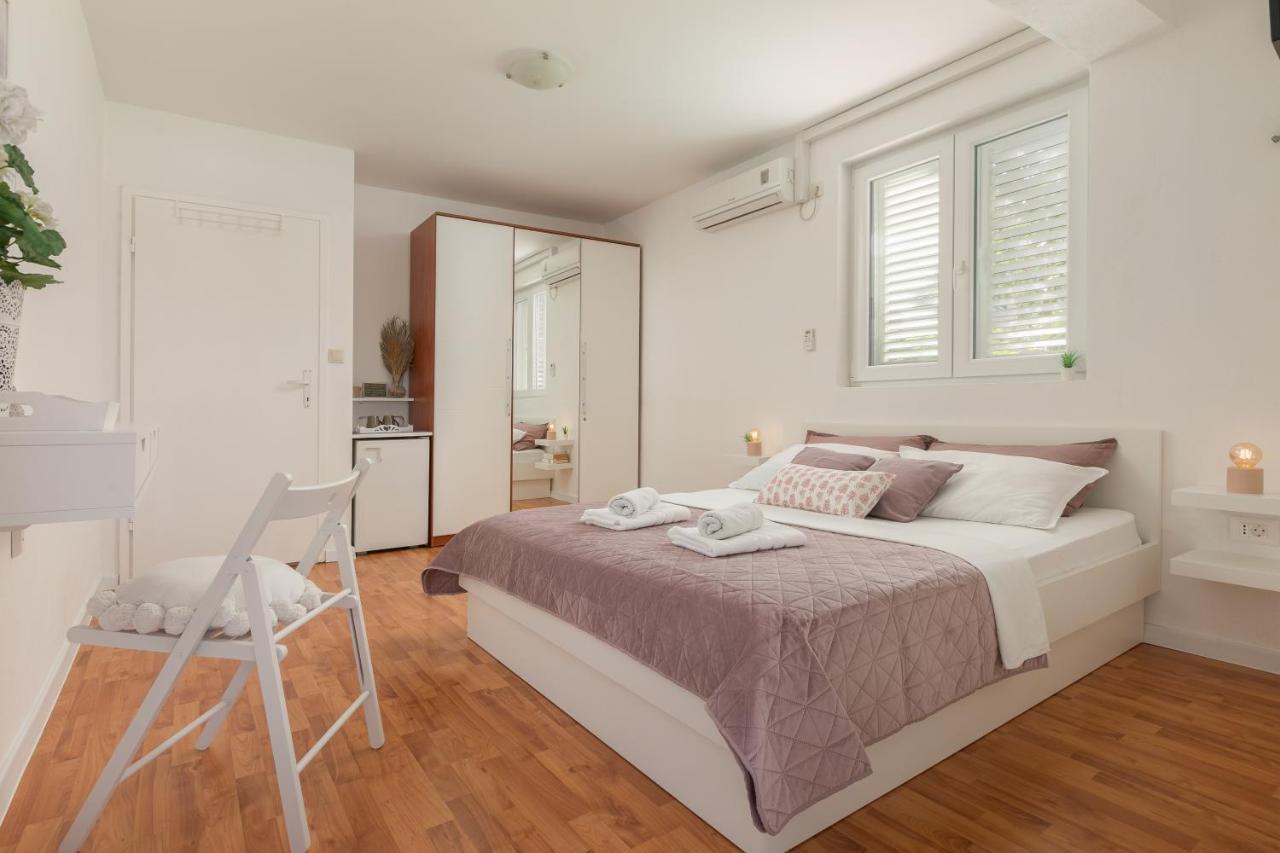 Apartment & Joy Of Life In