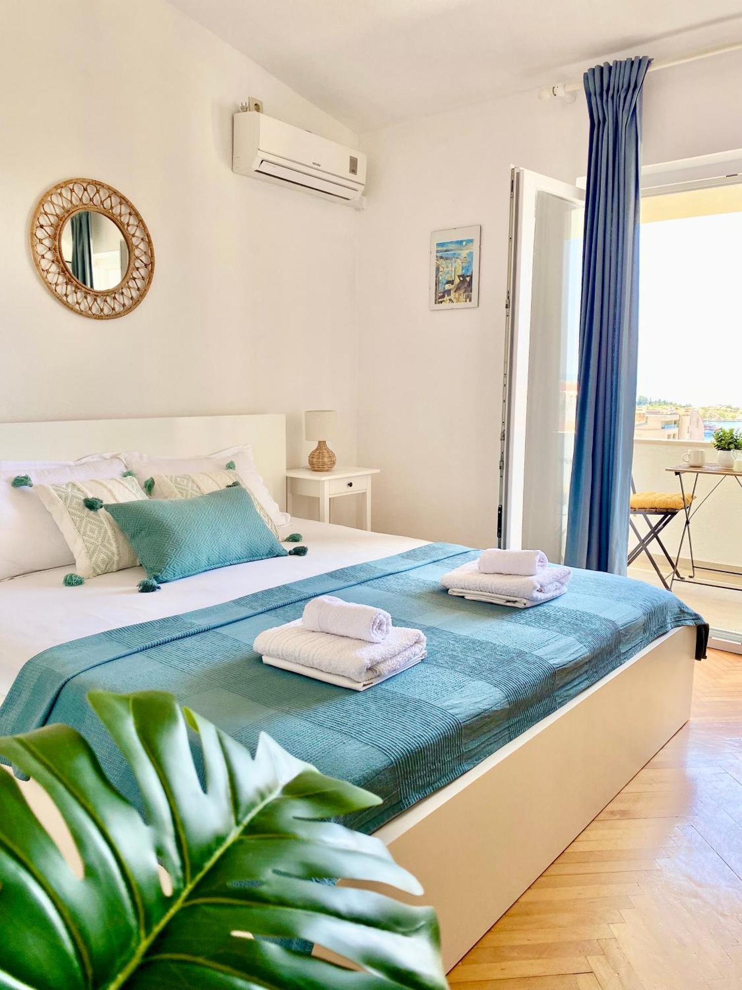 Apartment & Joy Of Life In