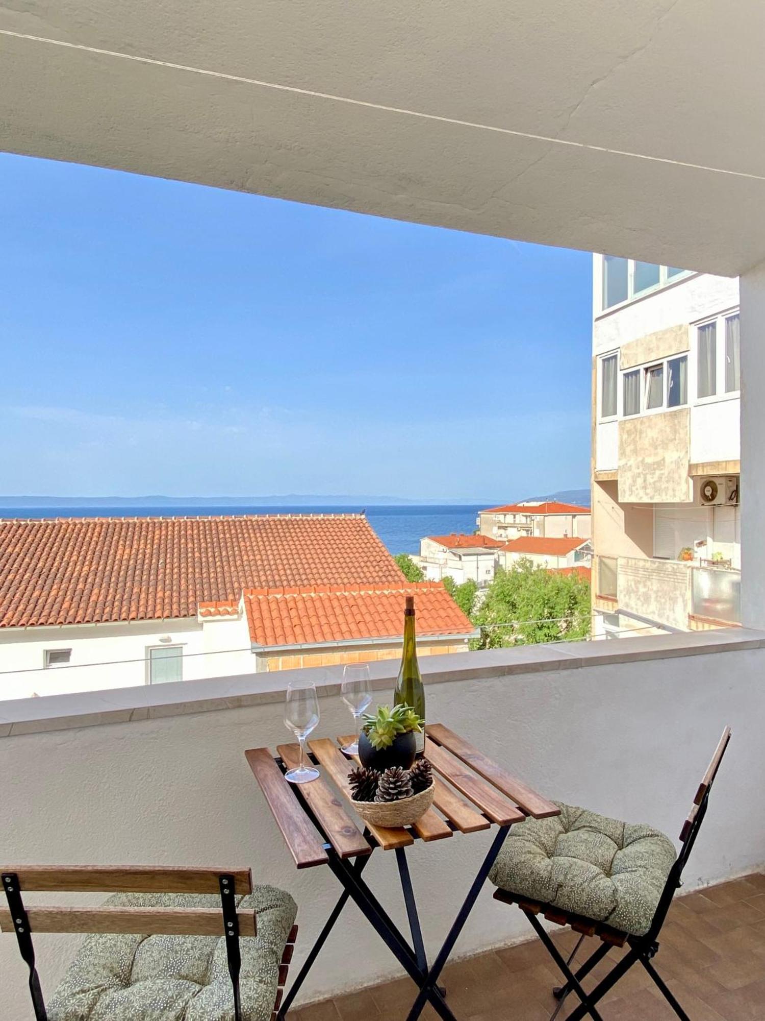 & Joy Of Life In Apartament Makarska