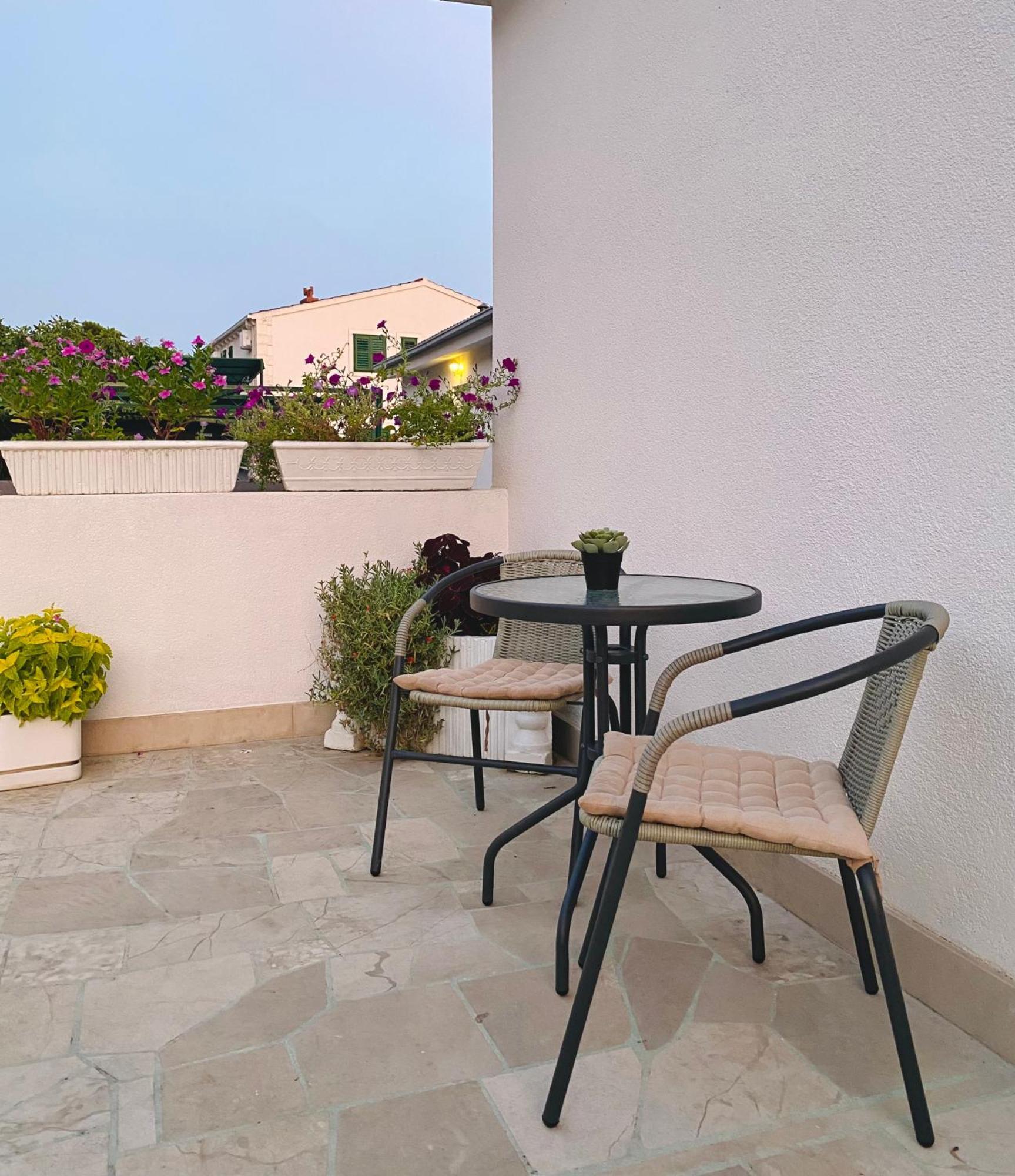 & Joy Of Life In Apartament Makarska